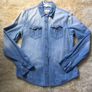 Abercrombie &Fitch chambray button down